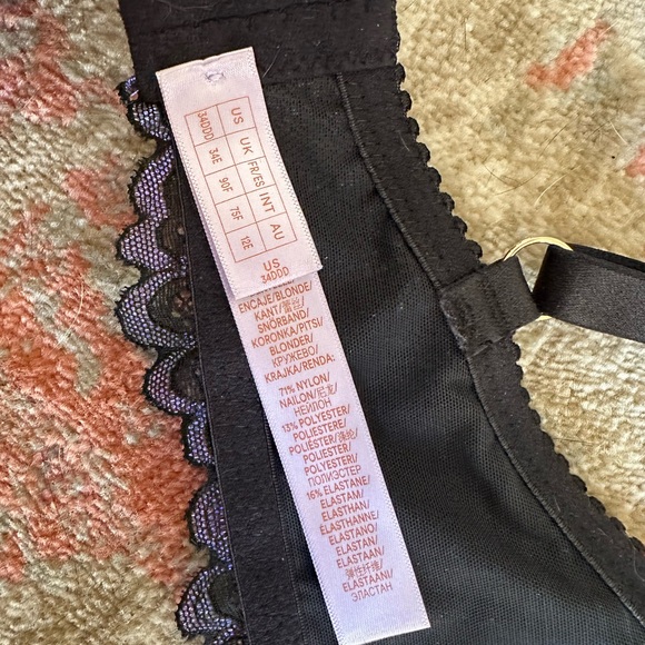 • Savage X Fenty Unlined Lace Bra • - Picture 6 of 6